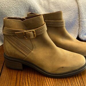 CLARKS COLLECTION BOOTIES. SIZE 8 1/2.